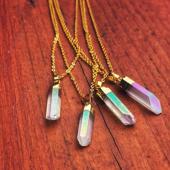 Aura Quartz Necklace - Picture 2 of 3